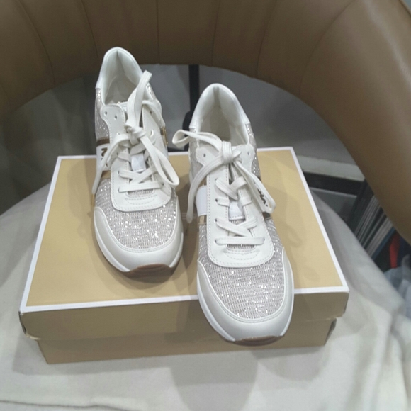 MICHAEL KORES MABEL  TRAINER GLITTER CHAIN  MESH - Picture 1 of 9